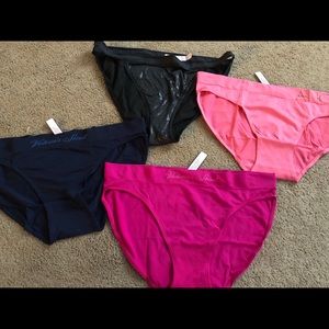 4 pairs Victoria’s Secret panties